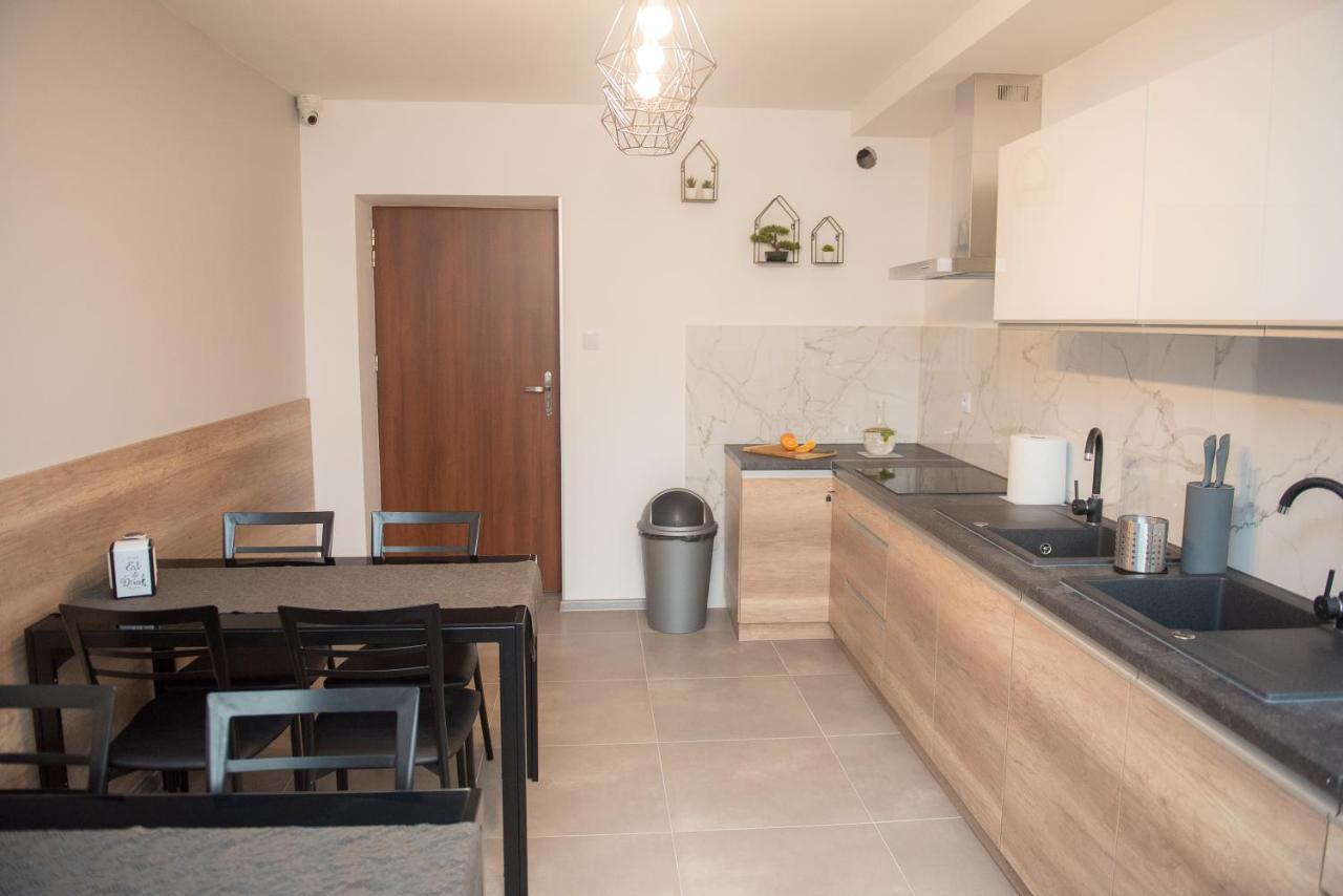 Geris Aparthotel Częstochowa Екстериор снимка