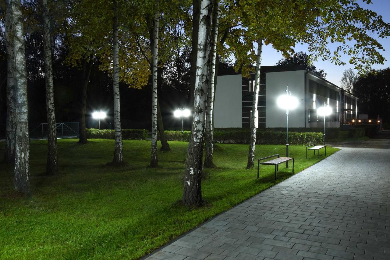 Geris Aparthotel Częstochowa Екстериор снимка