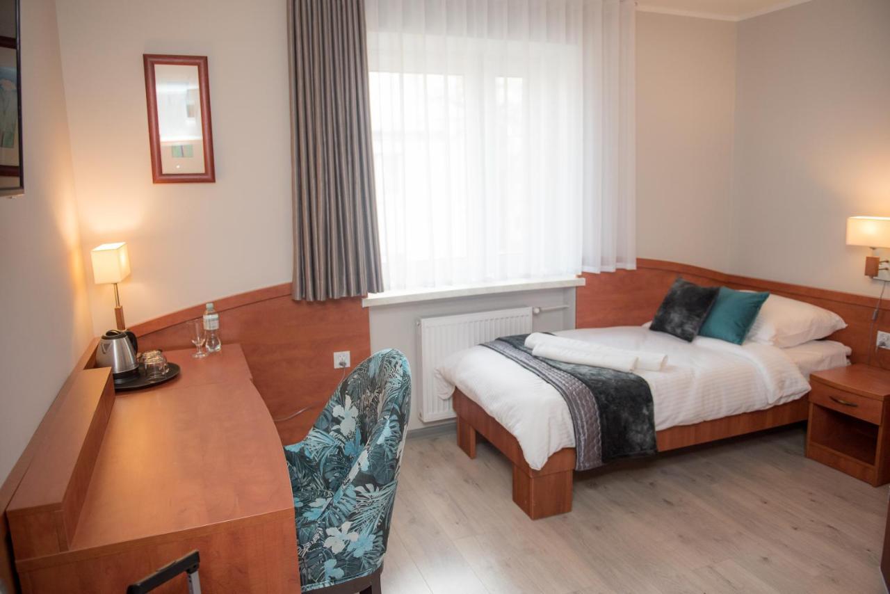 Geris Aparthotel Częstochowa Екстериор снимка